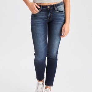 SALE ‼️‼️ NWOT AMERICAN EAGLE skinny jeans
